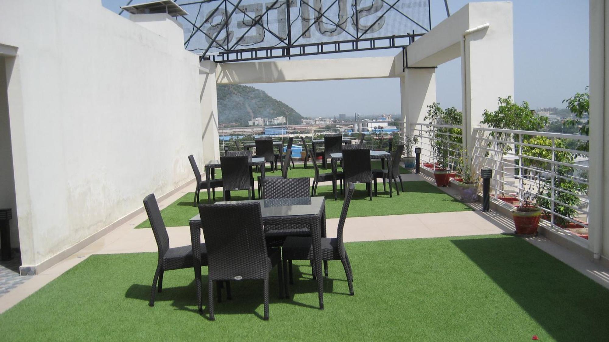 Starlit Suites Neemrana Exteriér fotografie
