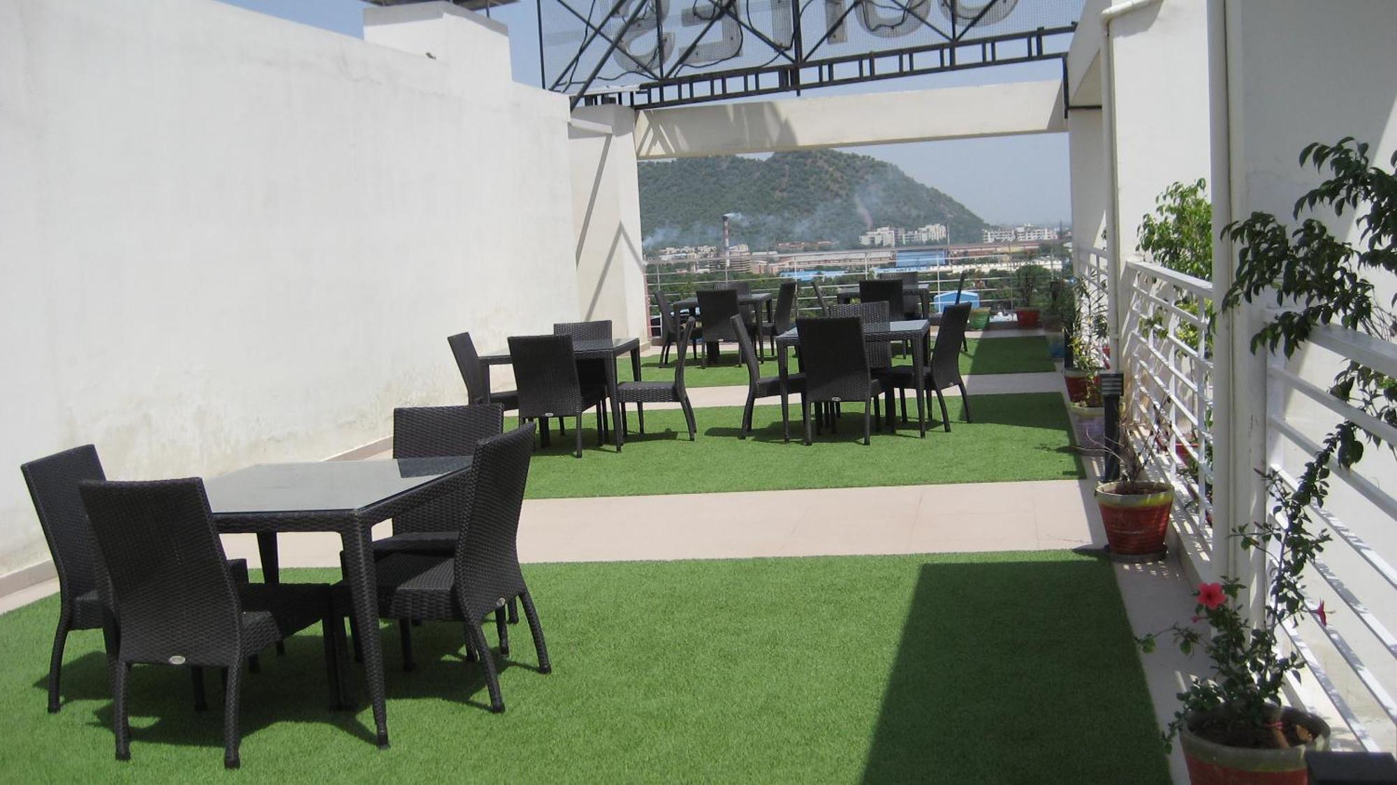 Starlit Suites Neemrana Exteriér fotografie