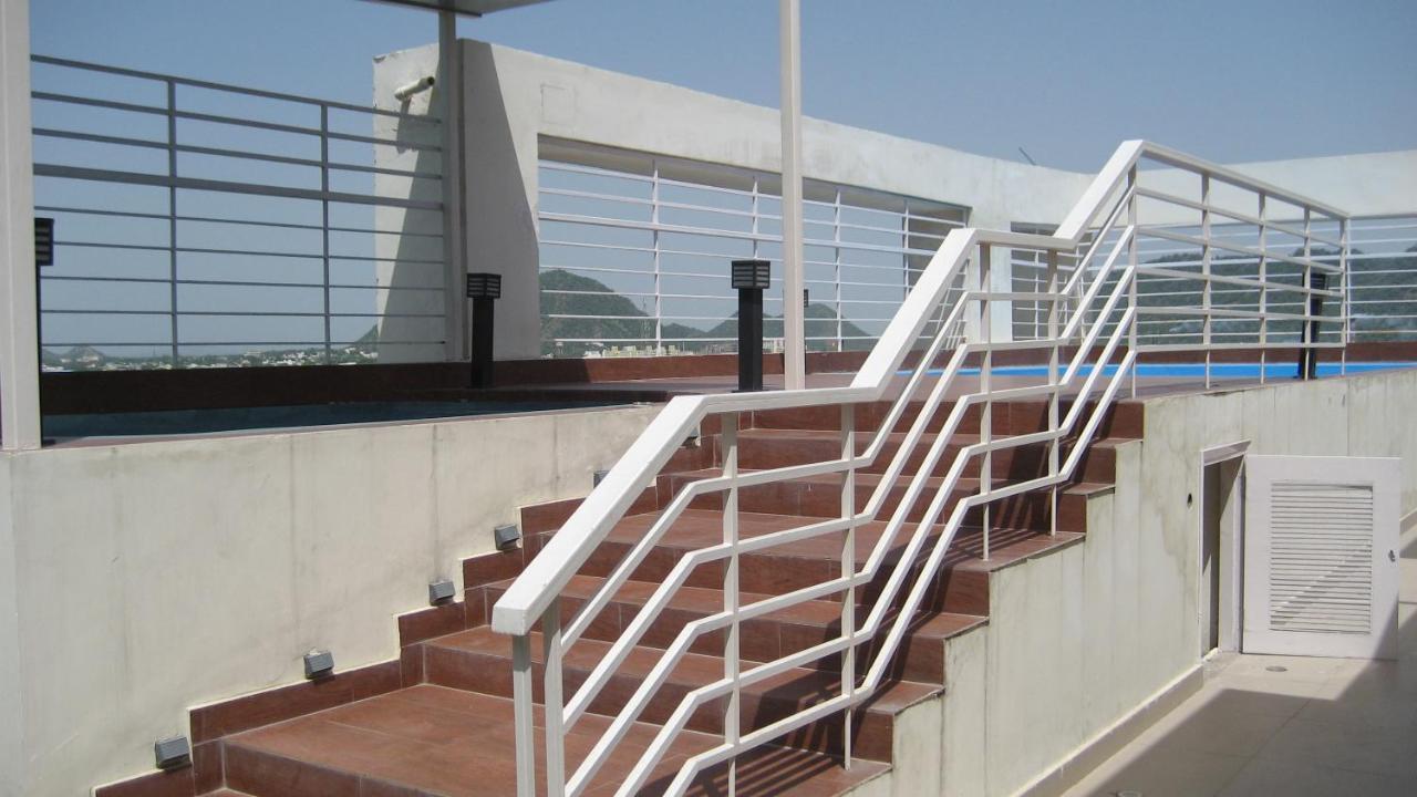 Starlit Suites Neemrana Exteriér fotografie
