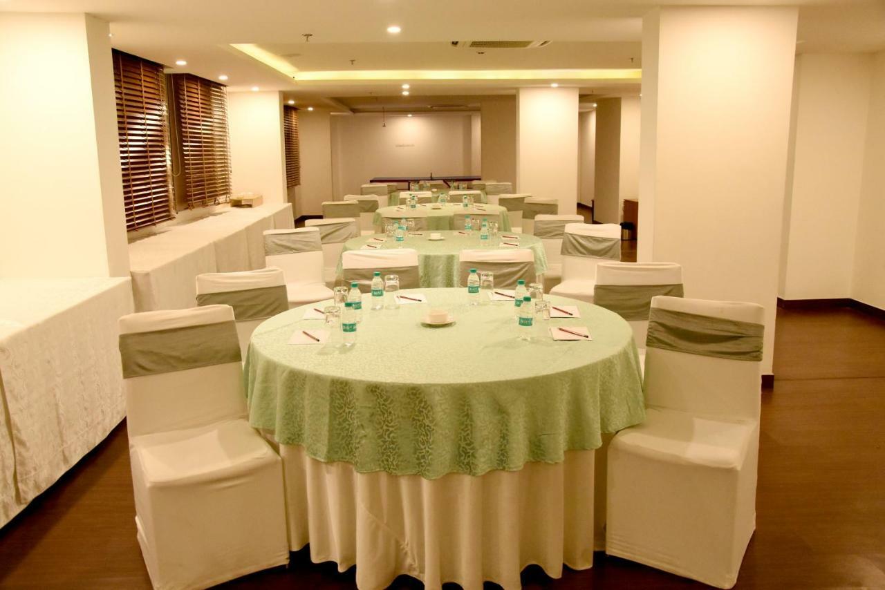Starlit Suites Neemrana Exteriér fotografie