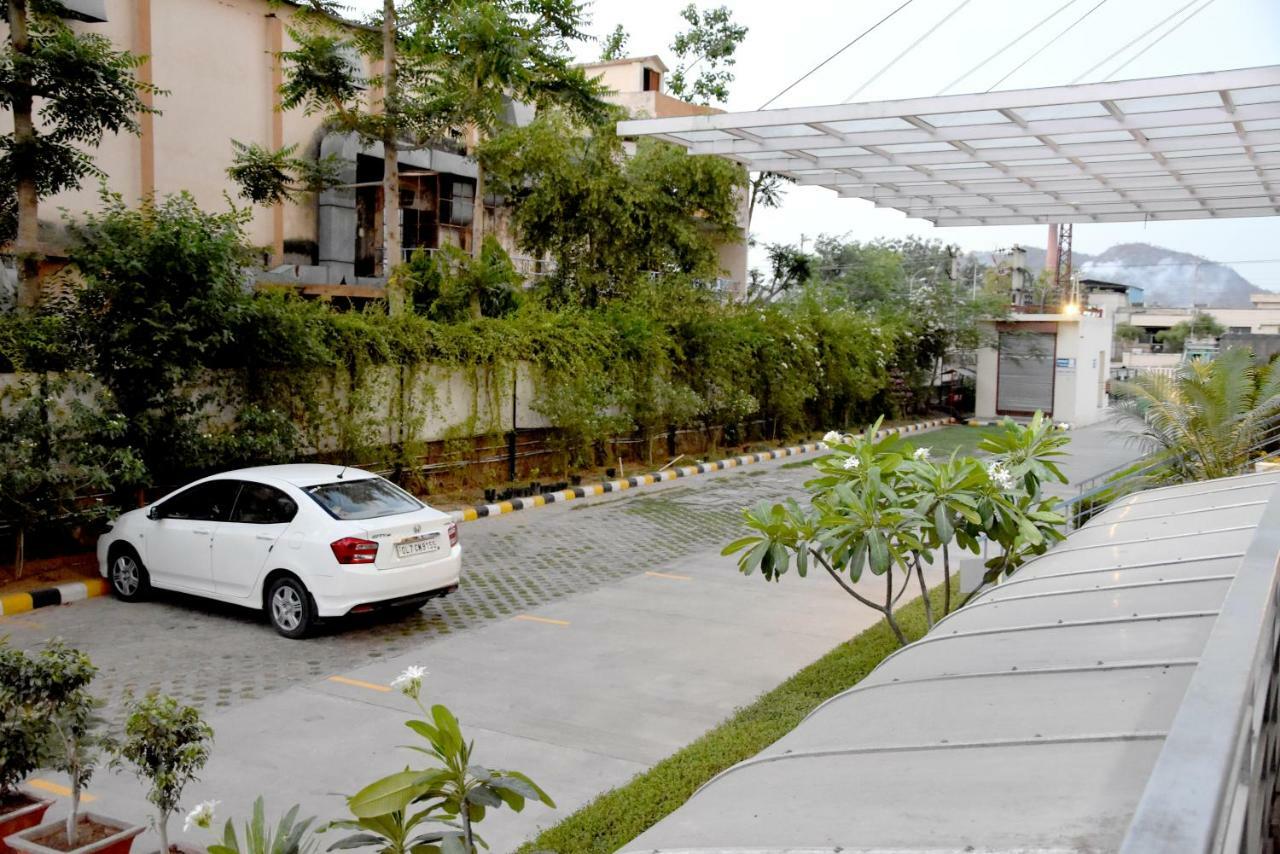 Starlit Suites Neemrana Exteriér fotografie